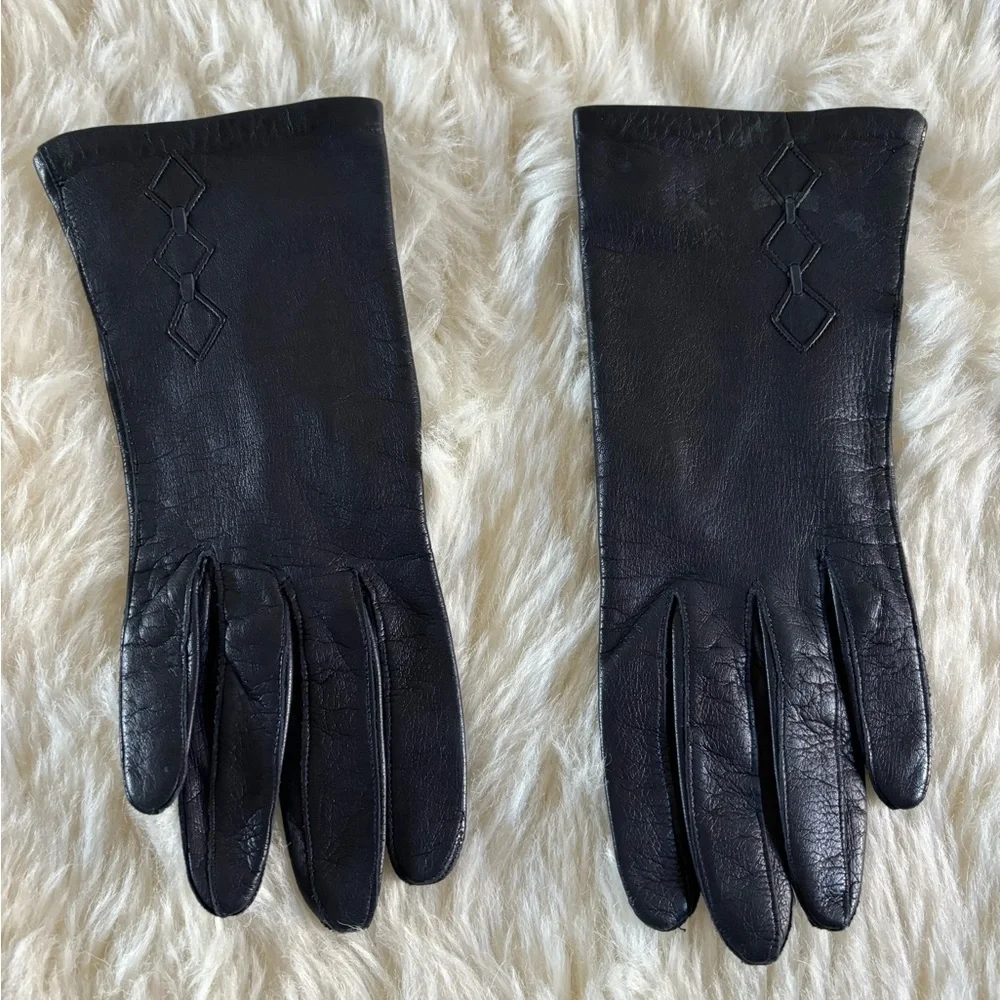 Vintage Classique Leather Made in Italy 100% Silk Lined Gloves, Women's